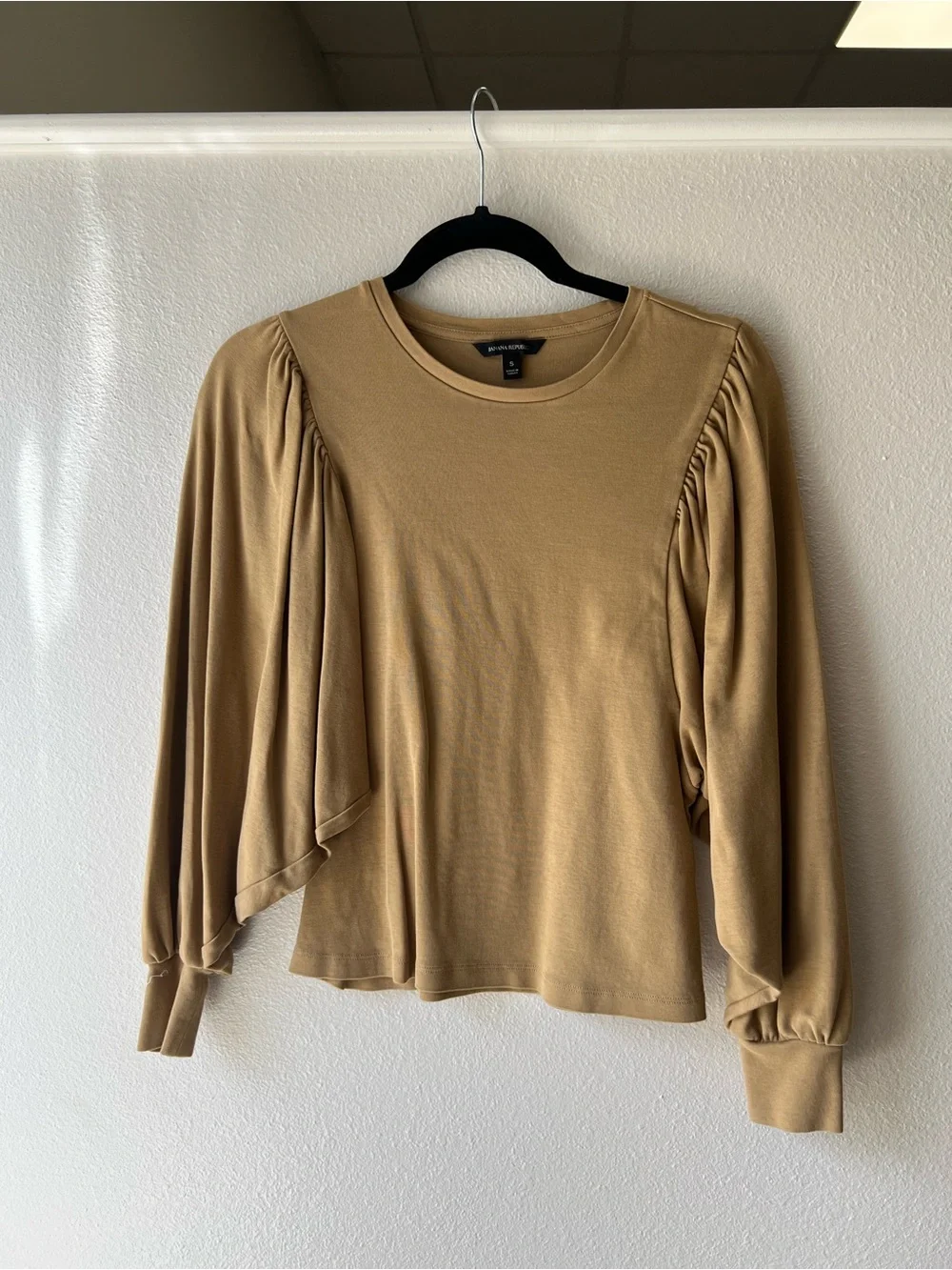 Banana Republic Camel Puff-Sleeve Long Sleeve Top